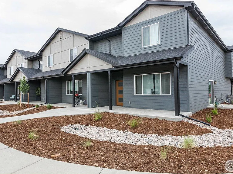 2814 Barnstormer St — Photo 3