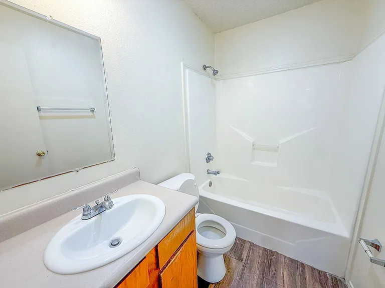 New West Apartments — Photo 42