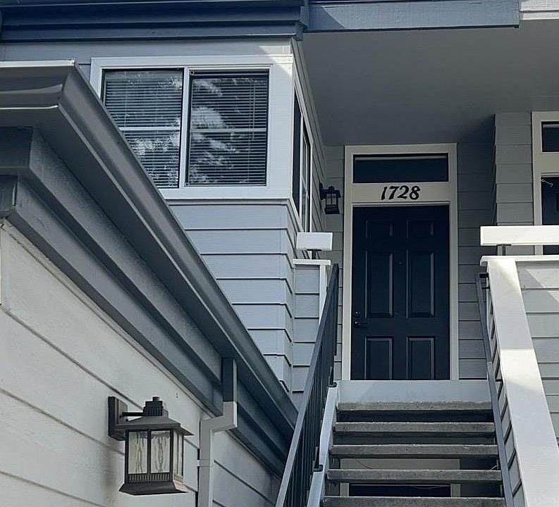 1st image of 1728 Parkview Green Cir