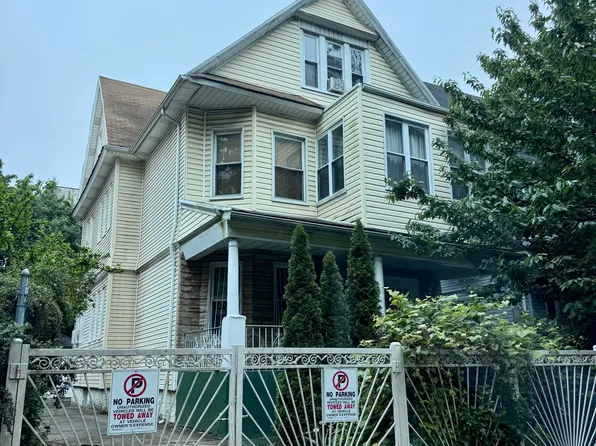 449 East 25th Street image 2 of 3