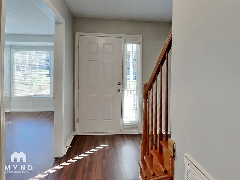 904 Estelle Ct — Photo 6
