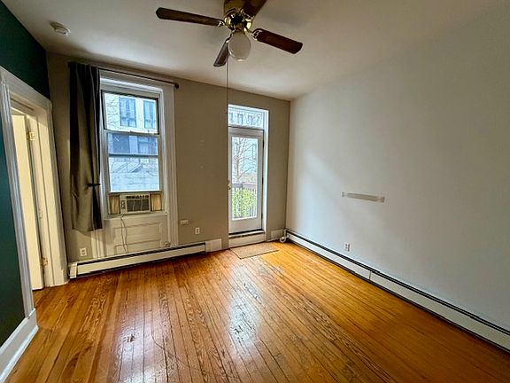 4th image of 732 Willow Ave APT 4
