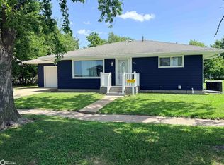 901 N 12th St, Fairfield, IA 52556