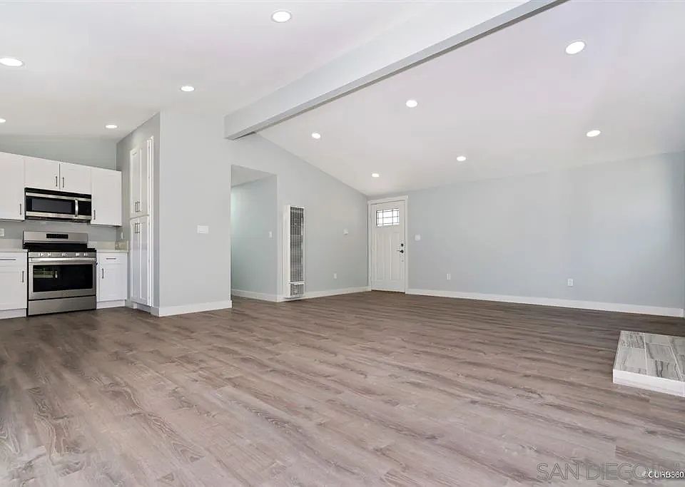 1st image of 2901-03 Epaulette St