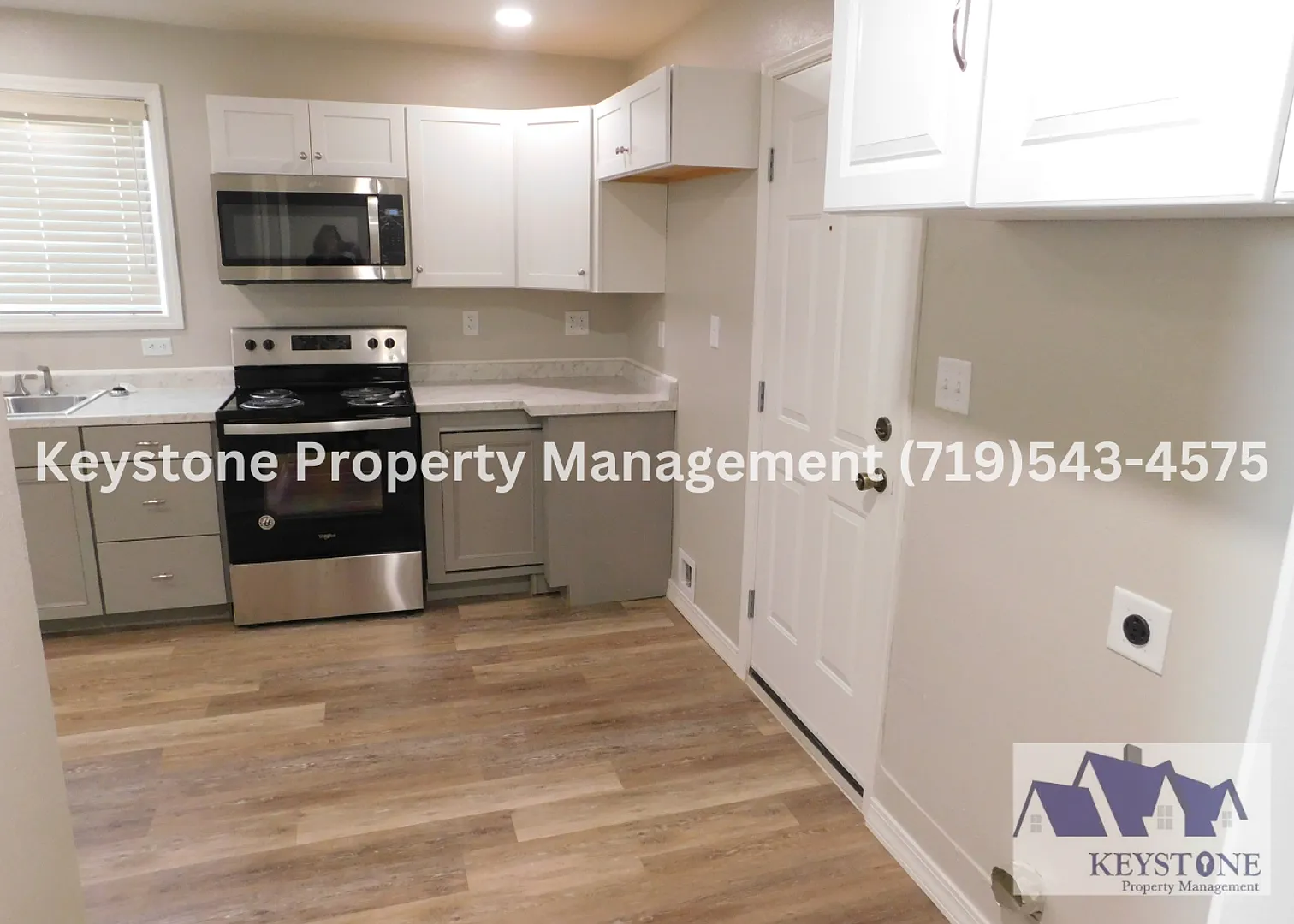 Updated 2 Bedroom Ranch Home with Central Air & Fully Fenced Yard - $1,100/$1,650 — Photo 4
