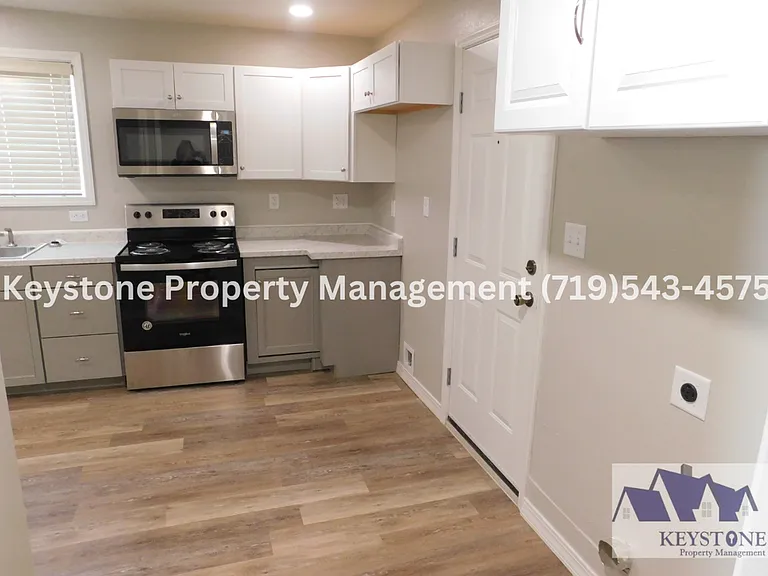 1410 Spruce St — Photo 5