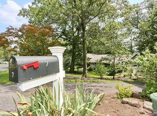 7 Sierra Ct, Hillsdale, NJ 07642