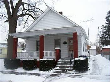 2nd image of 609 Pearl St