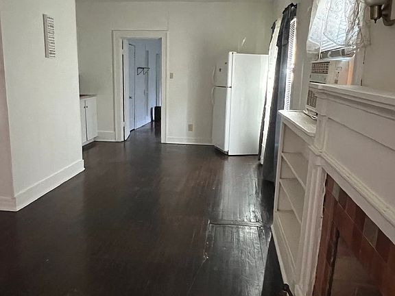4th image of 882 Hickory St N
