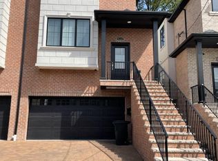 420B 8th St #B, Palisades Park, NJ 07650