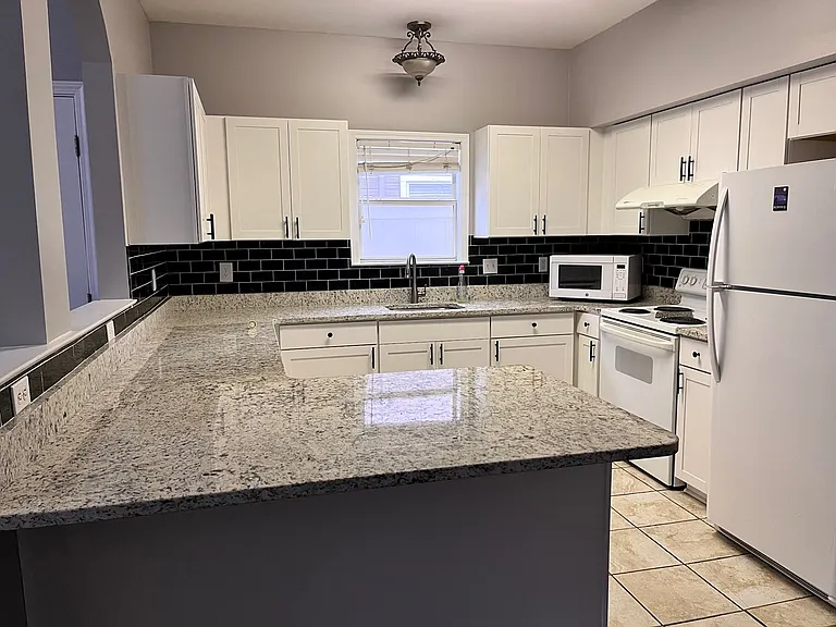 1136 Misty Isle Dr — Photo 6