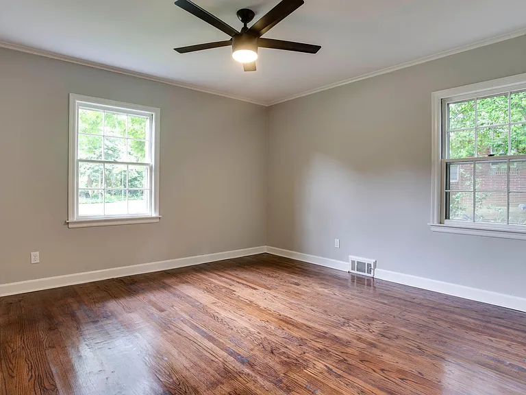 4207 Barfield Rd — Photo 3
