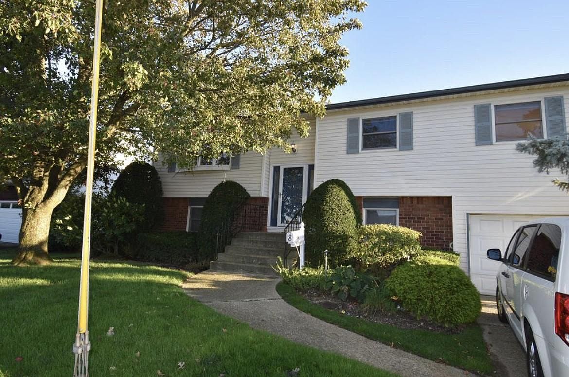 8 Jerusalem Ave, Massapequa, NY 11758 Zillow