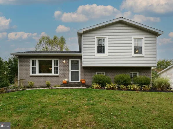 107 Melanie Ln, Pleasant Gap, PA 16823