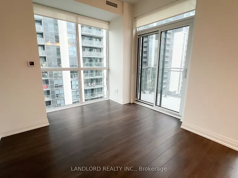 10 Meadowglen Pl #1202 — Photo 7