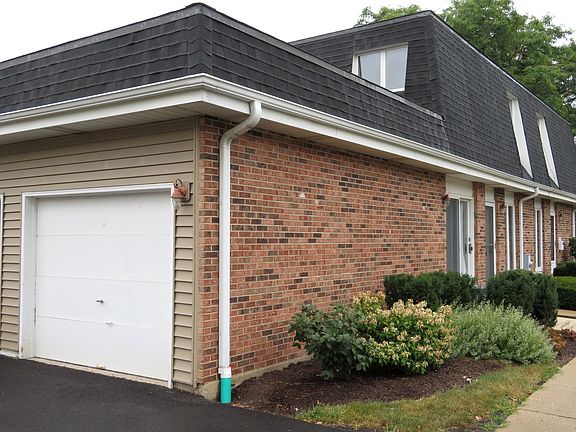 3rd image of 457 Sunnybrook Ln #D