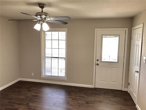 3rd image of 306 S Main St