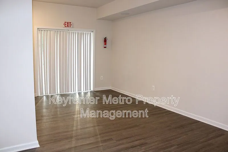 3 bed, 3.0 bath, $3,150 — Photo 4