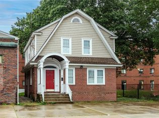 457 Douglas Ave, Providence, RI 02908