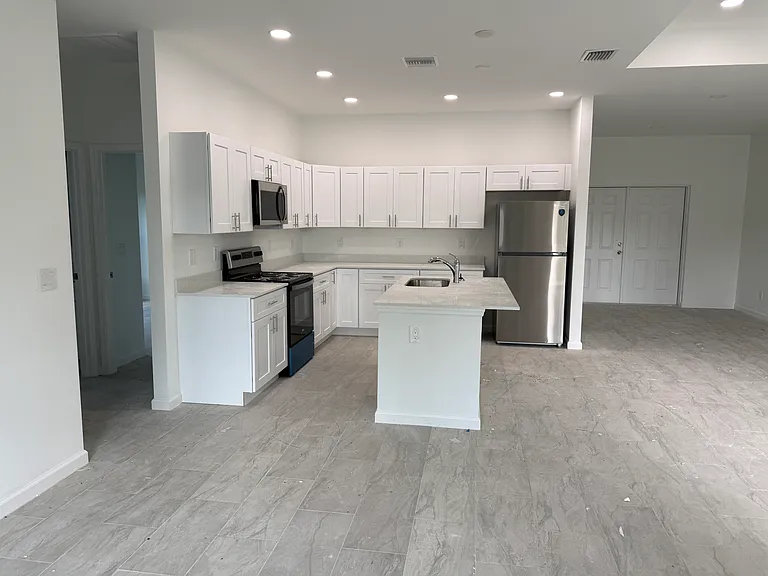 847 Genoa Ave S — Photo 5