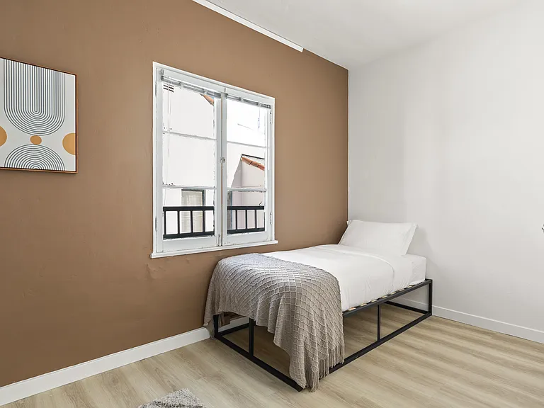 832 Hilgard Ave — Photo 32