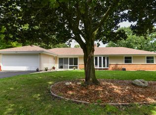 1270 Villa Ter, Waukesha, WI 53186