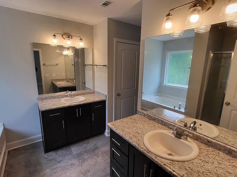 643 Fairview Cir — Photo 8