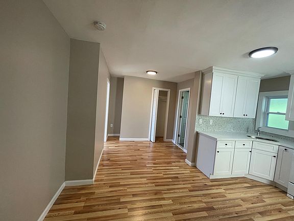 4th image of 101 Claridge Ave