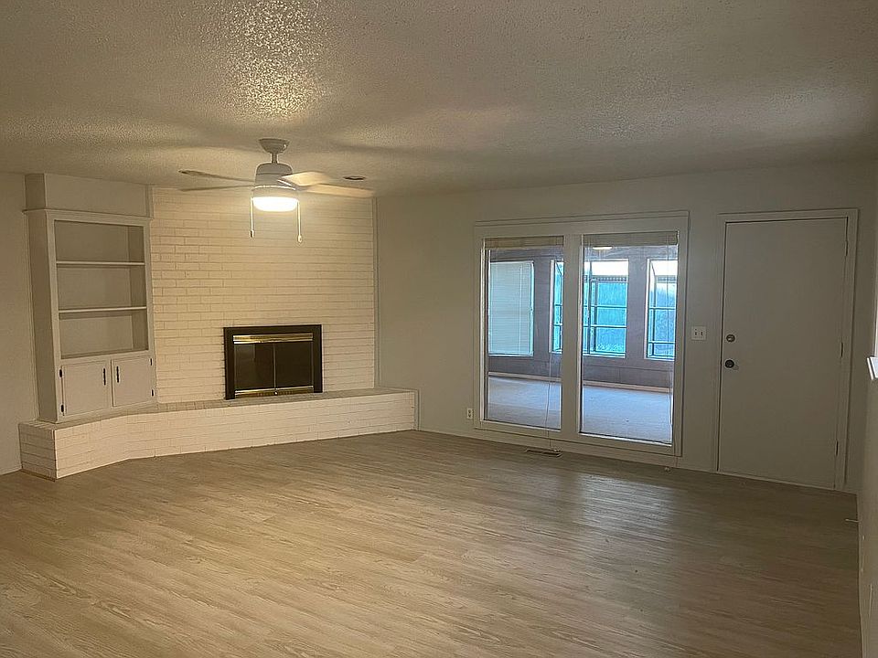 1st image of 11425 Surrey Hills Blvd