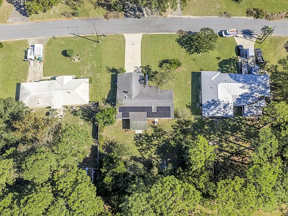 4th image of 7 Connie Dr