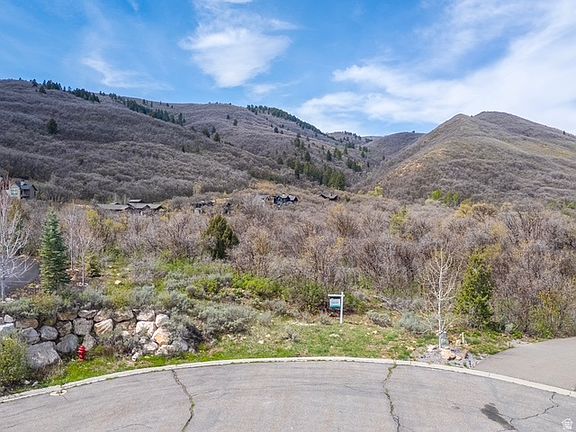 3rd image of 1109 N Lake Side Ct