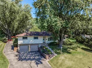 712 Crestview Dr, Madison, WI 53716