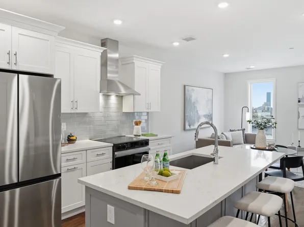 267 Old Colony #602, Boston, MA 02127