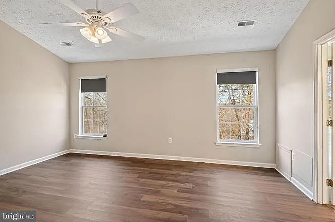 8322 Lyndhurst St — Photo 19