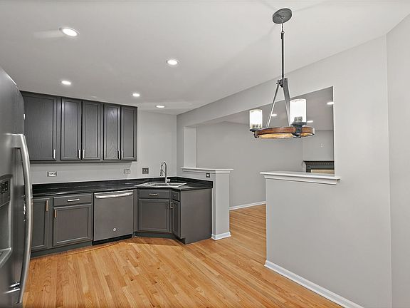 3rd image of 3006 Renard Ln Unit 3006