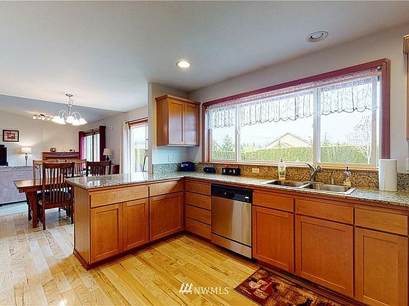 3rd image of 28503 72nd Dr NW