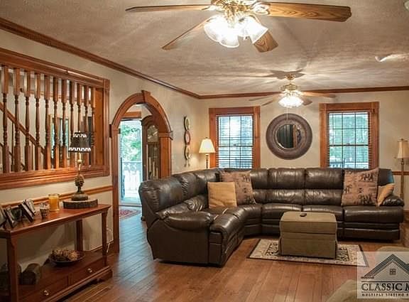 5th image of 1061 Creekside Dr