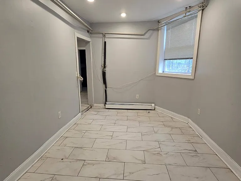 204 Bidwell Ave #1R — Photo 7