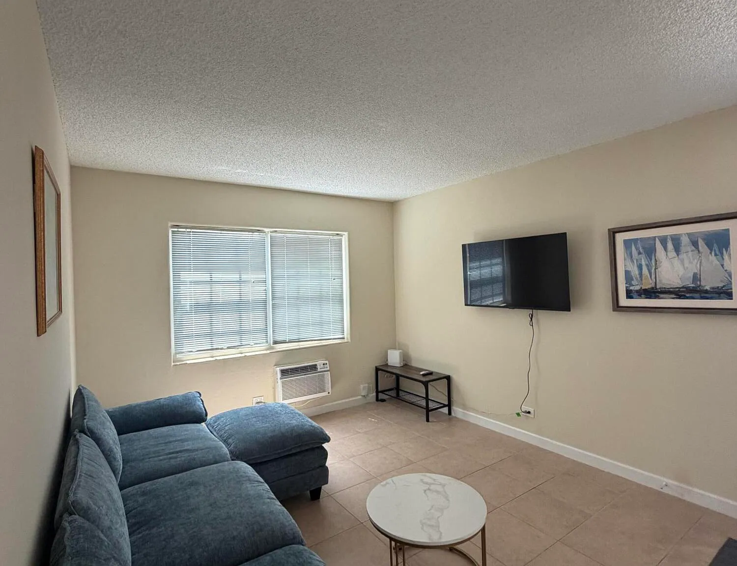 1 bed, 4.0 bath, 950 sqft, $1,950 — Photo 4
