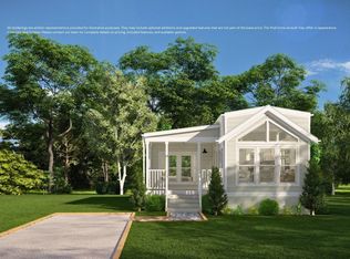 100 Meandering Ln, Flat Rock, NC 28731
