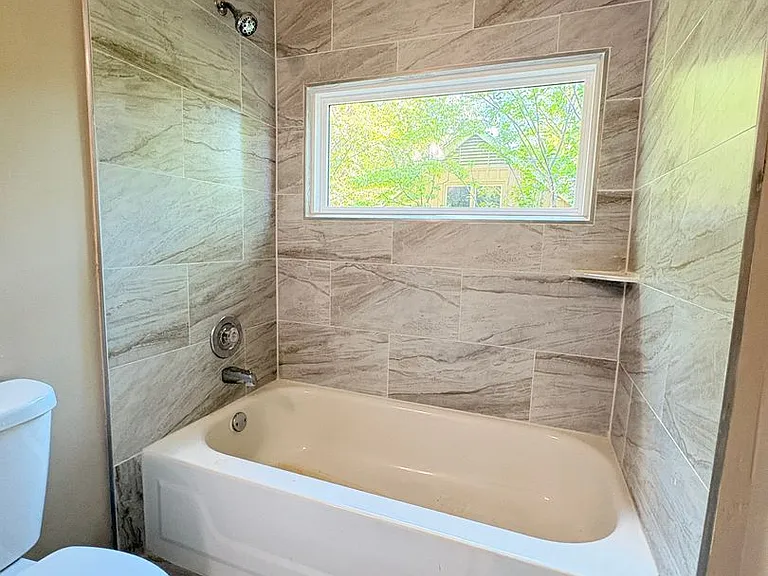 1703 Bryn Mawr Cv — Photo 25