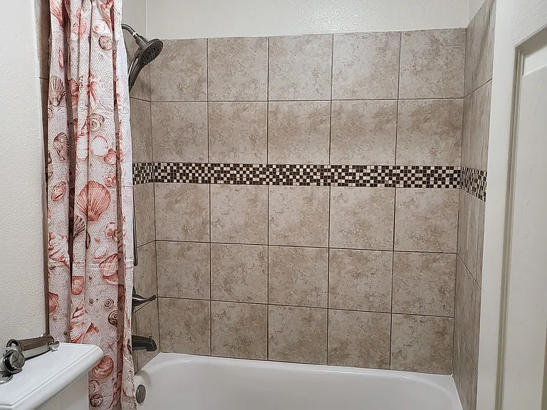 2117 W Hadley St — Photo 68