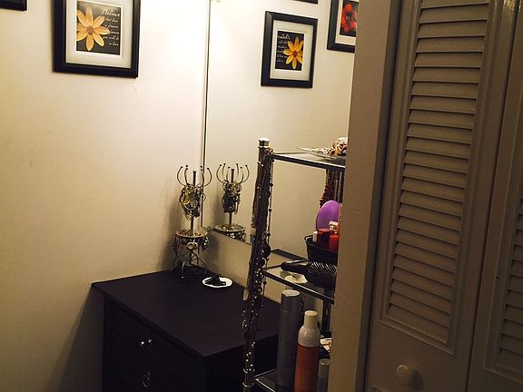 3rd image of 420 W Belmont Ave APT 3C