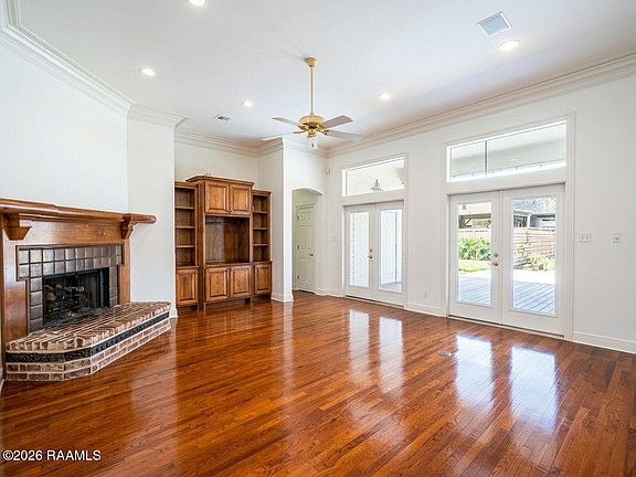 5th image of 212 Greenhaven Dr