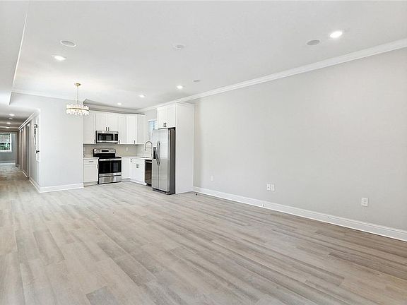 4th image of 521-523 S Telemachus St