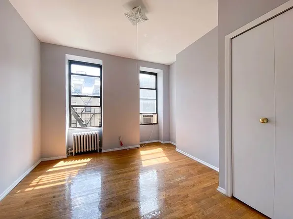 17 Saint Mark's Place image 2 of 6