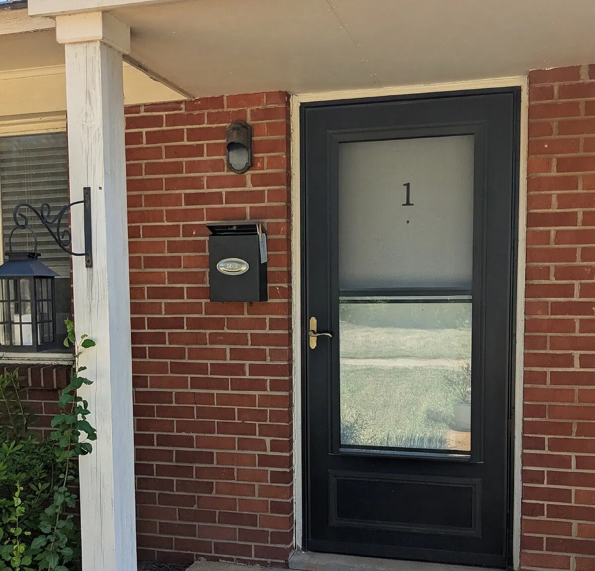1 bed, 1.0 bath, $1,050 — Photo 1