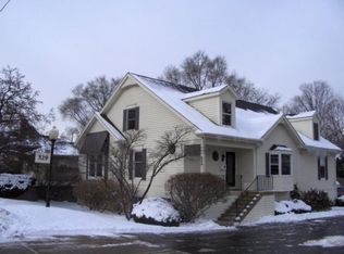 529 W Roosevelt Rd, Wheaton, IL 60187