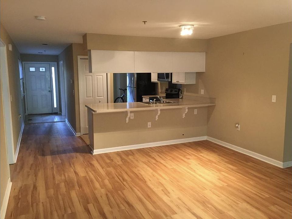 1st image of 50 Yacht Cove Dr