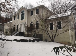 425 Sassafrass Way, Stroudsburg, PA 18360